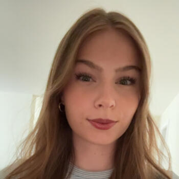Babysitter in Langley: Julianna