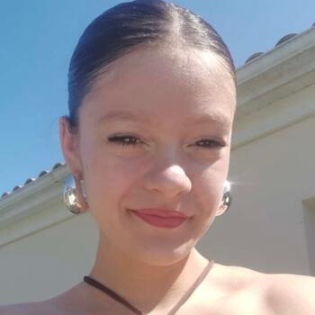 Nanny in Créon: Anna