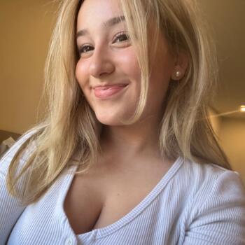 Babysitter in Adelaide: Lola