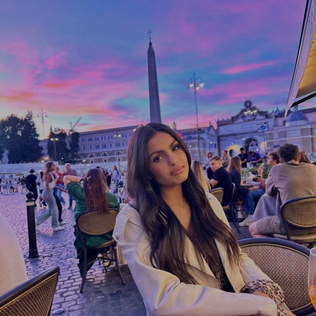 Babysitter a Roma: Yomna