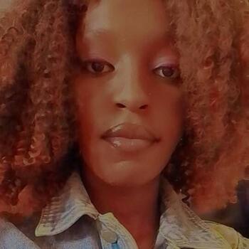 Babysitter Nairobi: Joyce