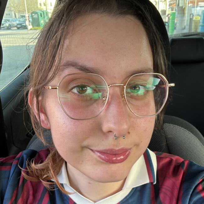 Babysitter in Almada: Beatriz