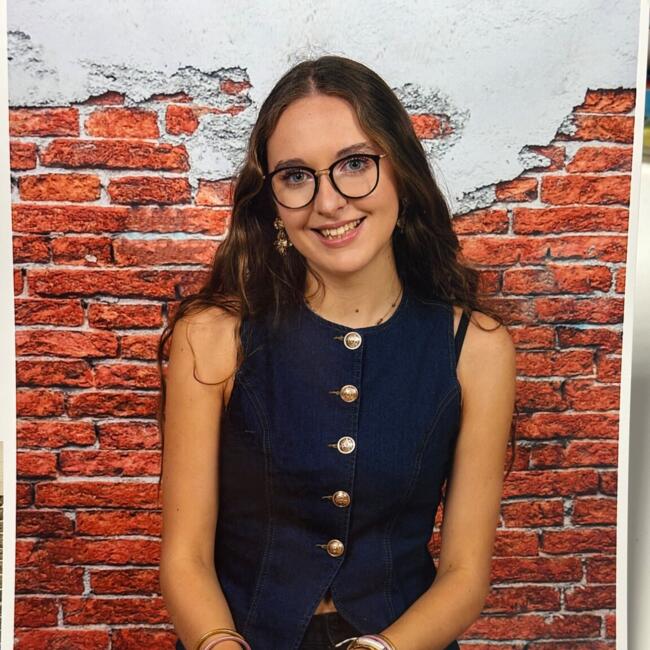 Babysitter in Saint-Pierre-du-Mont: Léana