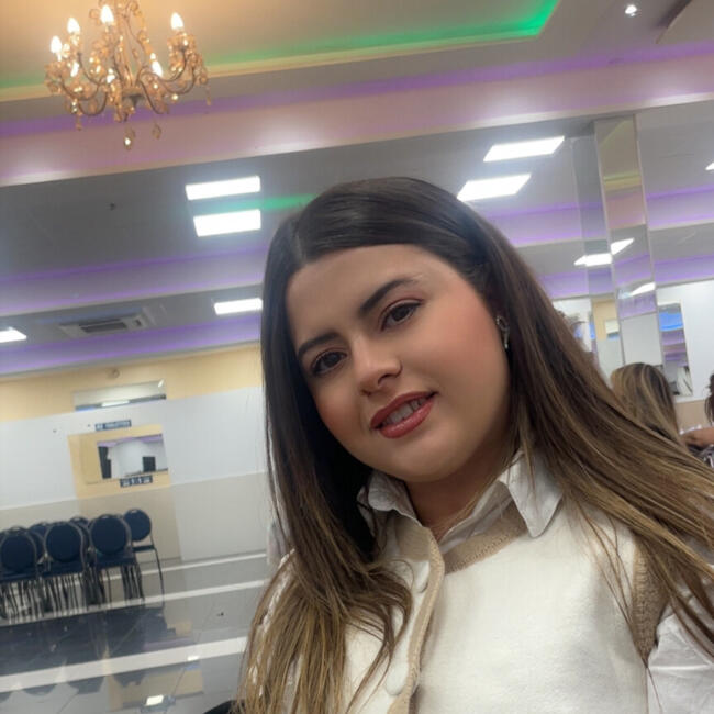 Babysitter in Épinay-sur-Orge: Yasmine