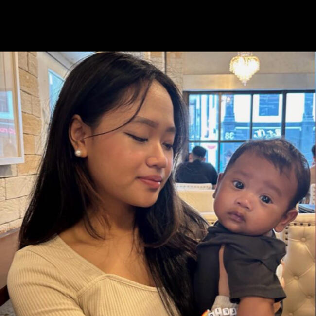 Babysitter in Singapore: Nur