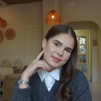 Baby-sitter in Bucarest: Theo