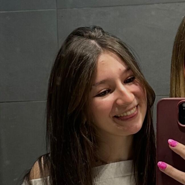 Babysitter in Merksplas: Ines