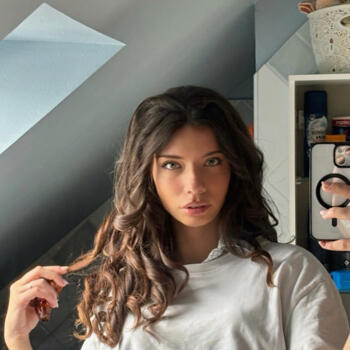 Babysitter Budapest: Kinga