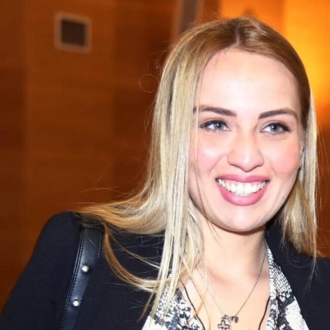 Babysitter in Kaisarianí: Βερονίκη