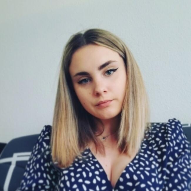 Niñera en Châlons-en-Champagne: Alexia