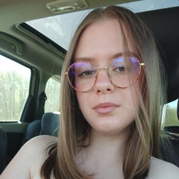 Babysitter Mont-Saint-Aignan: Chloé