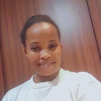 مربية أطفال في أبوظبي: Nagingo Roy