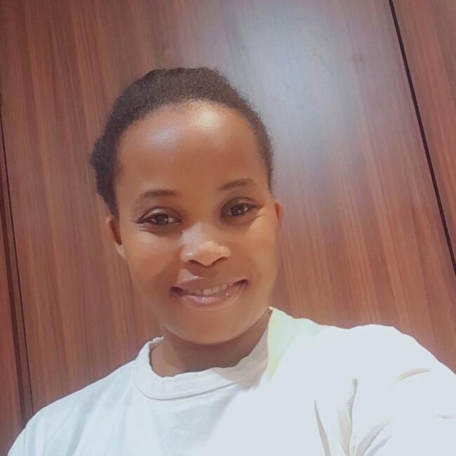 مربية أطفال في أبوظبي: Nagingo Roy