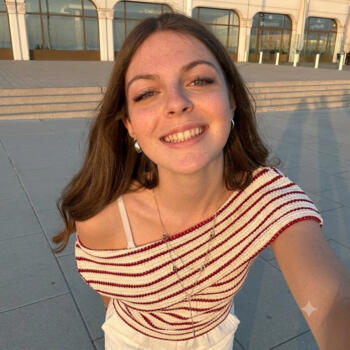 Babysitter in Cappelle-la-Grande: Candice
