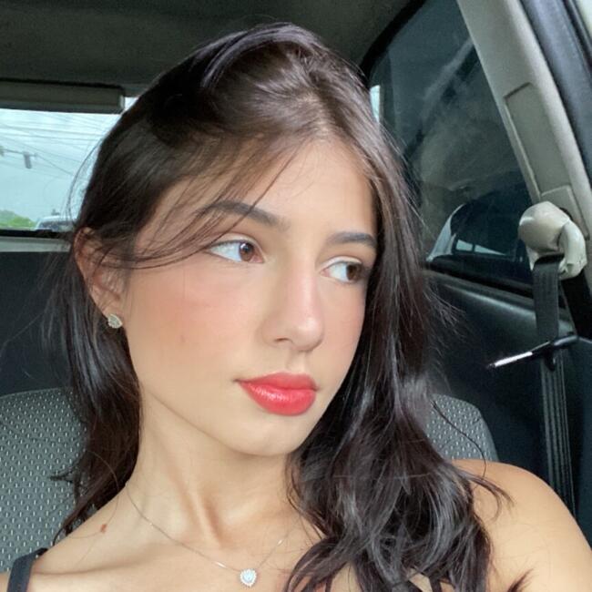 Babá em São José (São José): Laura