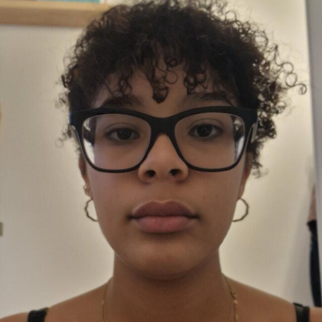 Babysitter in Créteil: Kimia