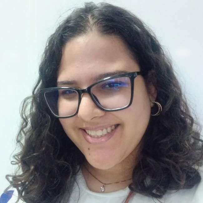 Babá em São João de Meriti: Helena