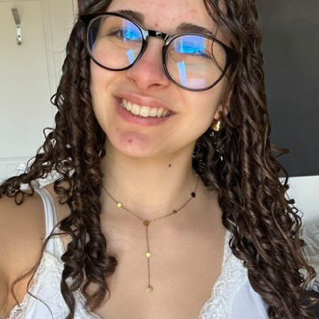 Babysitter in Saint-Brevin-les-Pins: Chloe