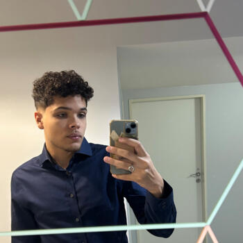 Babysitter in Nantes: Theo