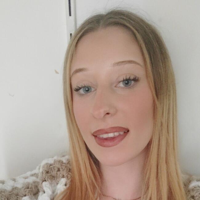 Babysitter in Wattignies: Kelly