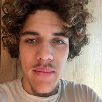 Babysitter in Neufchâteau: Noa