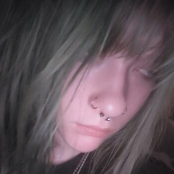 Baby-sitter in West Kelowna: Cosmo