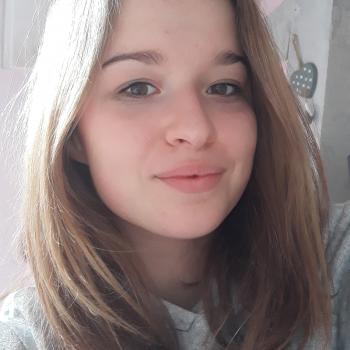 Baby-sitter in Laval: Eline