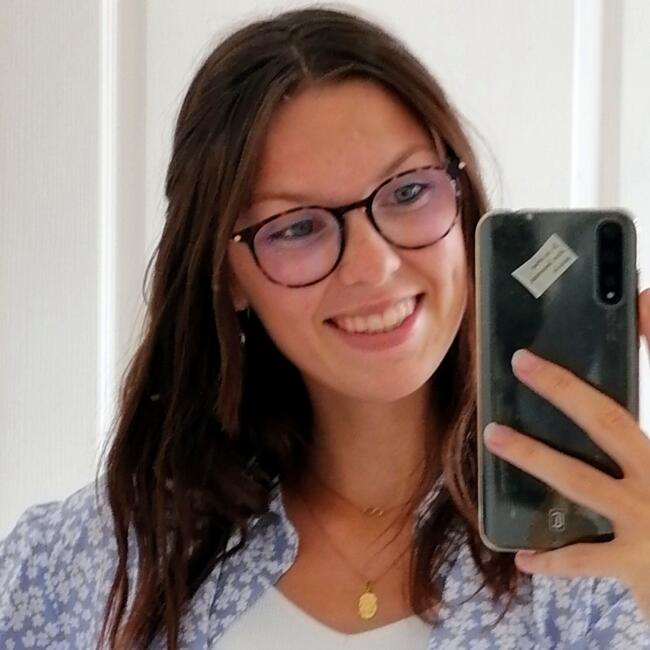 Babysitter in Vineuil: Camille