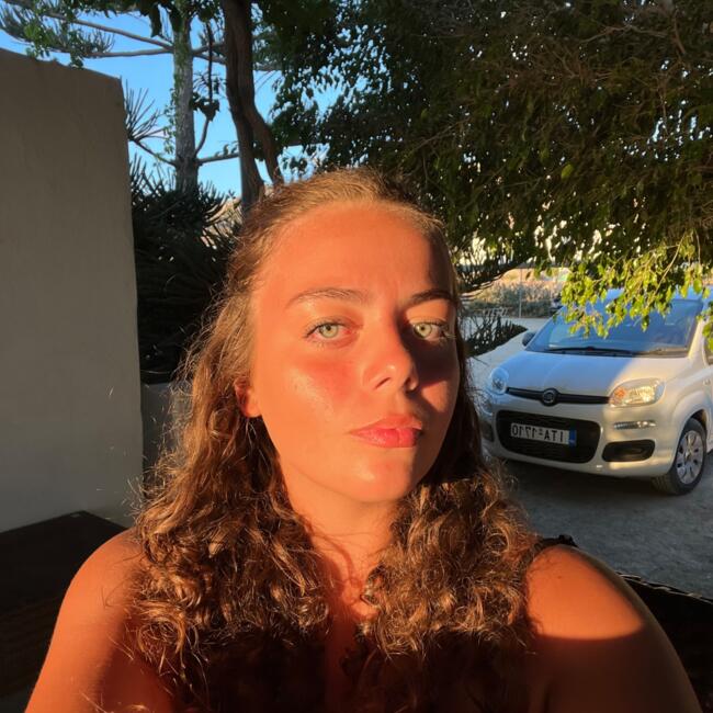 Babysitter a Quarto: Simona