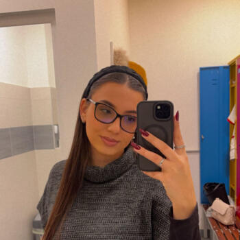 Bebisiterka u Jakovo: Sara