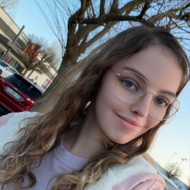 Babysitter in Lillebonne: Kitleen