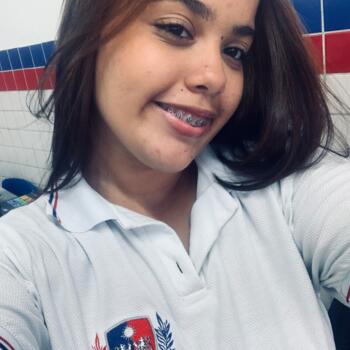 Babysitter in Recife: LUANA