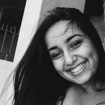 Babá em Niterói: Ana Carolina