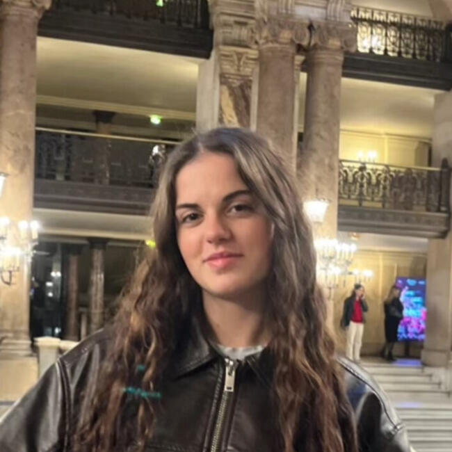 Babysitter in Le Mans: Louane