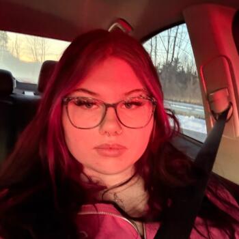 Babysitter in Biddeford: Maddy