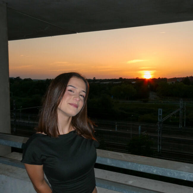 Babysitter in Droue-sur-Drouette: Emy