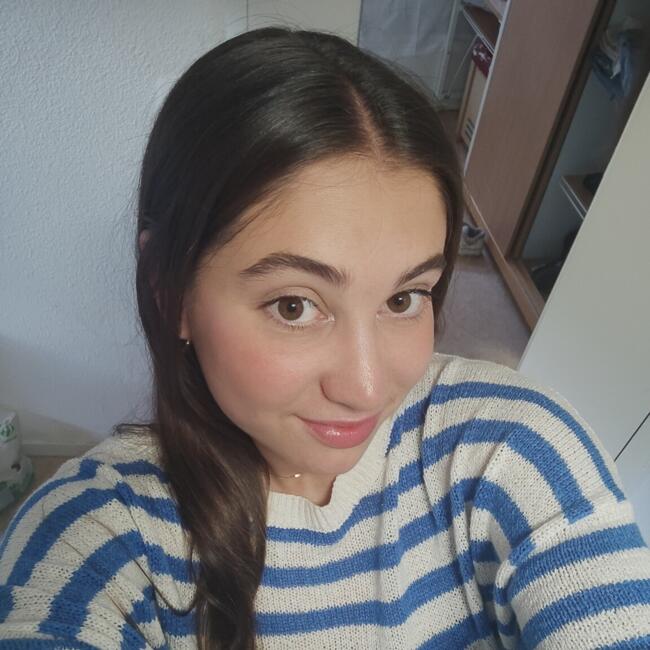 Babysitter in Villeurbanne: Marine