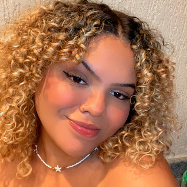 Babysitter in Cabo Frio: Maria