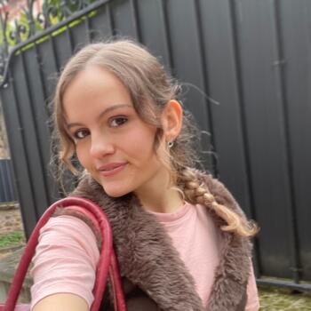 Babysitter in Tours: Marie