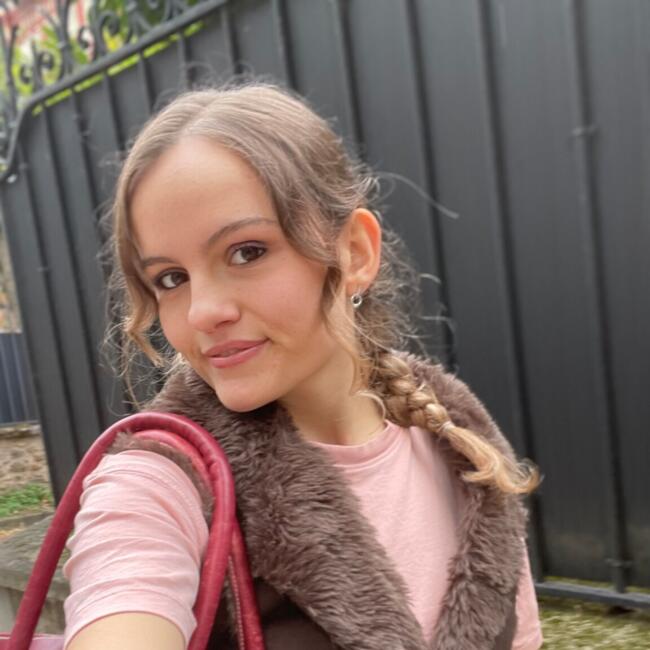 Babysitter in Tours: Marie