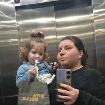 Emprego de babá em Garibaldi: emprego de babá Janaine