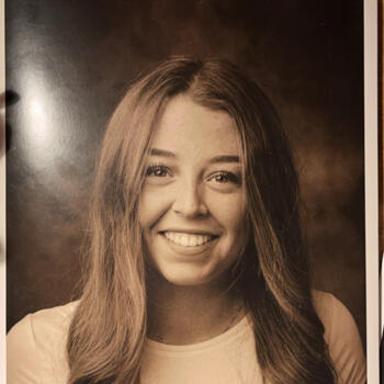 Babysitter in Biarritz: Nina