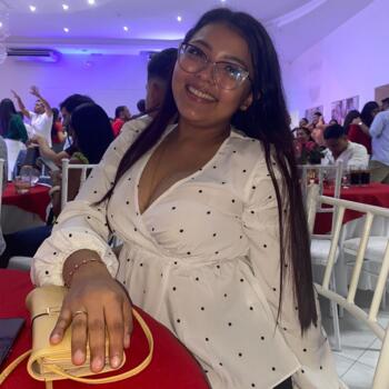 Babysitter Genoa: Dayana