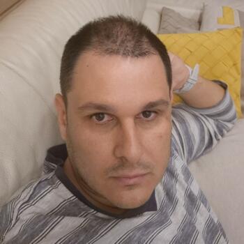 Emprego de babá em Brasília: emprego de babá Rafael