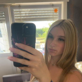 Babysitter in Herstal: Nadege