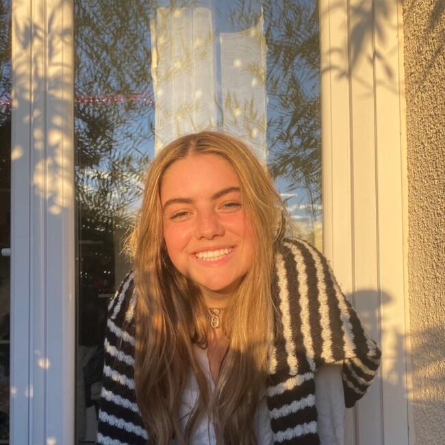 Babysitter in Pessac: Lauren