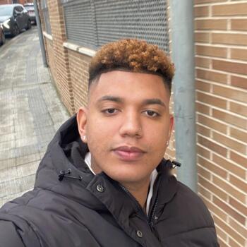 Canguro en Pamplona: Argeny Romero