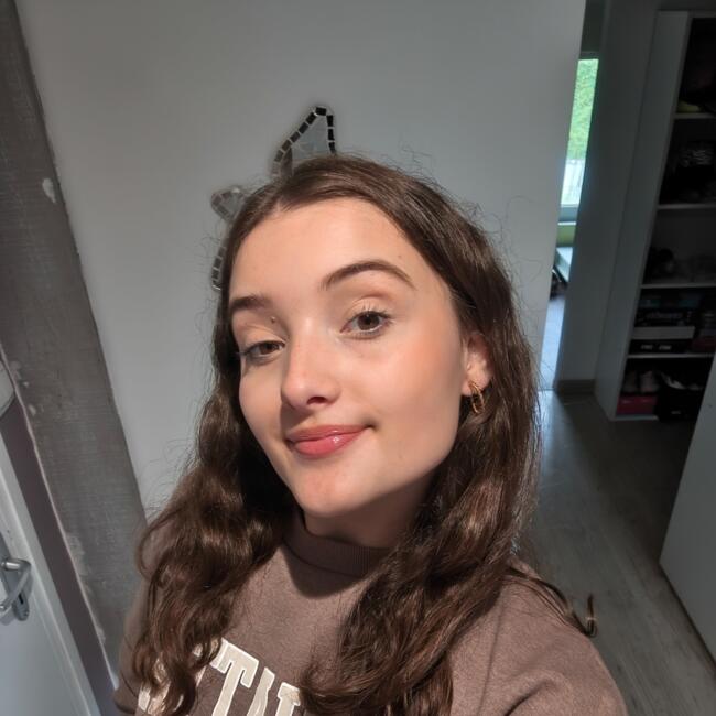 Babysitter in Pont-de-Metz: Laurine