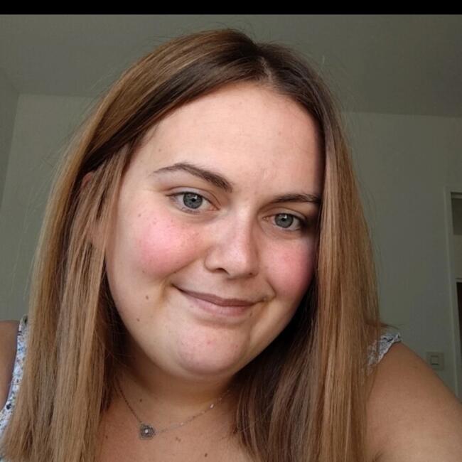 Babysitter in Lèves: Laurine