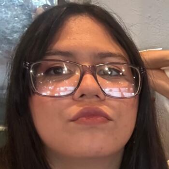 Babysitter in Katy: Massiel